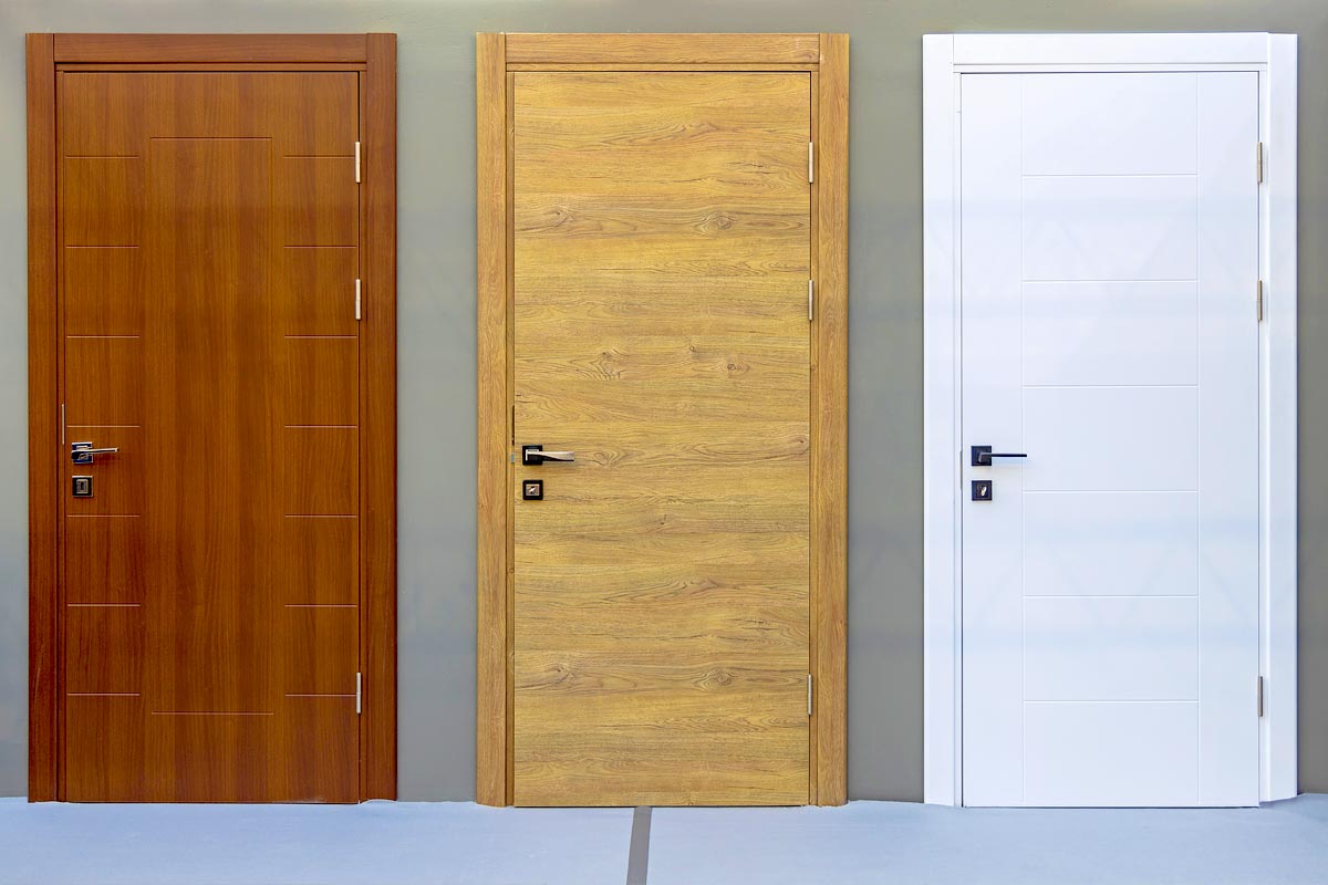 Vidinės populiarių paviršių buto durys: 1- dažytos, 2-faneruotos, 3-laminuotos